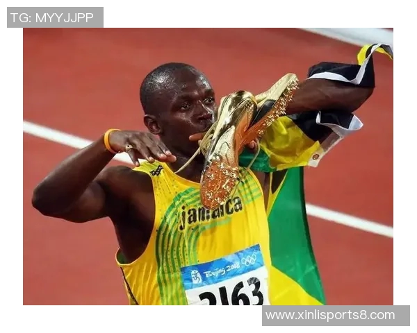 博尔特跨界挑战足球场展现速度与激情的完美结合